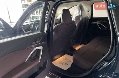 Внедорожник / Кроссовер BMW iX1 2025 в 