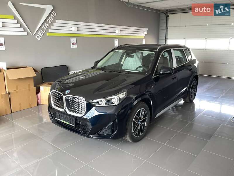 Внедорожник / Кроссовер BMW iX1 2025 в 