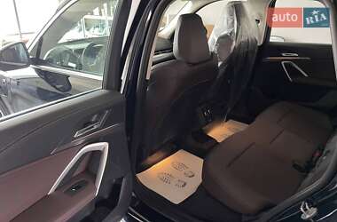 Внедорожник / Кроссовер BMW iX1 2025 в 