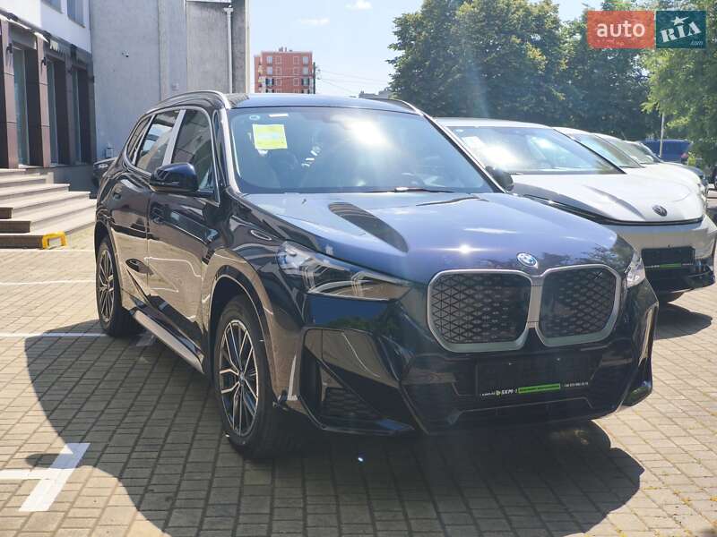 Внедорожник / Кроссовер BMW iX1 2025 в 