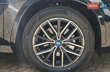 Внедорожник / Кроссовер BMW iX1 2025 в 