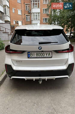 Внедорожник / Кроссовер BMW iX1 2023 в 