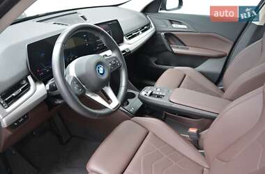 Внедорожник / Кроссовер BMW iX1 2024 в 