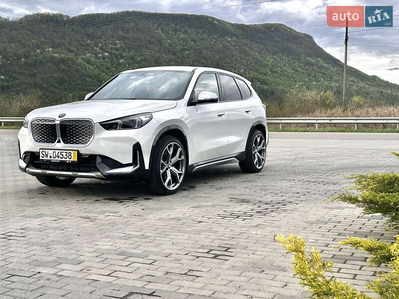Позашляховик / Кросовер BMW iX1 2024 в Хусті