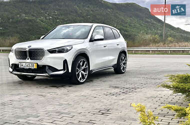 Внедорожник / Кроссовер BMW iX1 2024 в 