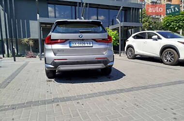 Внедорожник / Кроссовер BMW iX1 2023 в 