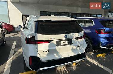 Внедорожник / Кроссовер BMW iX1 2024 в 