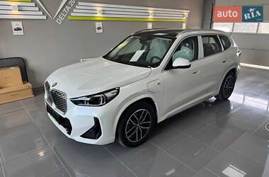 Внедорожник / Кроссовер BMW iX1 2025 в 
