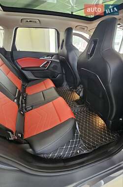 Позашляховик / Кросовер BMW iX1 2023 в 