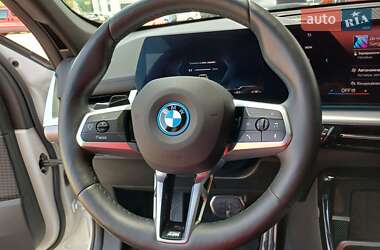 Позашляховик / Кросовер BMW iX1 2024 в 
