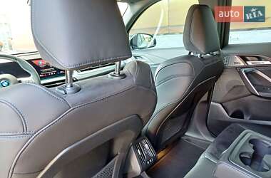 Позашляховик / Кросовер BMW iX1 2024 в 