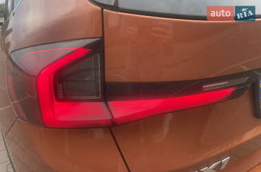 Позашляховик / Кросовер BMW iX1 2024 в 