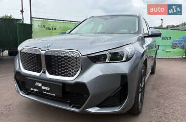 Внедорожник / Кроссовер BMW iX1 2023 в 
