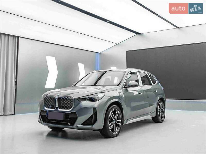 BMW iX1 2023