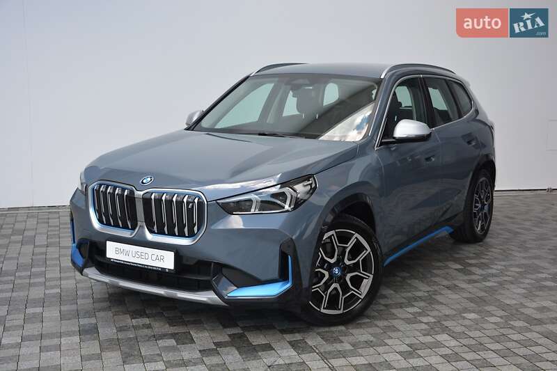 Внедорожник / Кроссовер BMW iX1 2023 в 