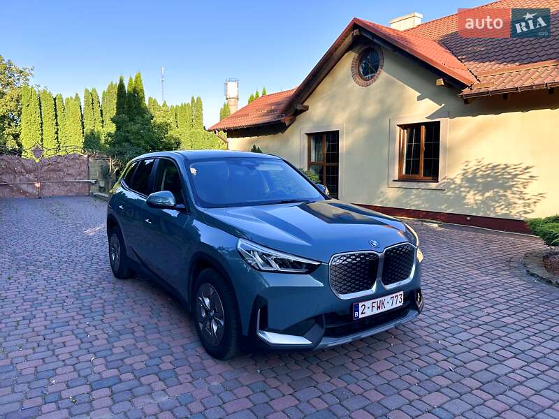 BMW iX1 2024
