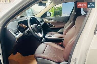 Внедорожник / Кроссовер BMW iX1 2023 в 