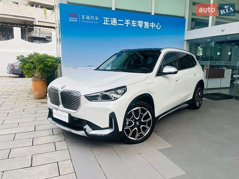BMW iX1 2023