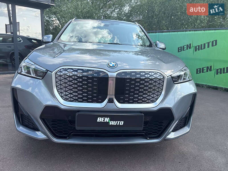 BMW iX1 2023