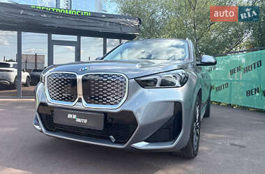 Внедорожник / Кроссовер BMW iX1 2023 в 