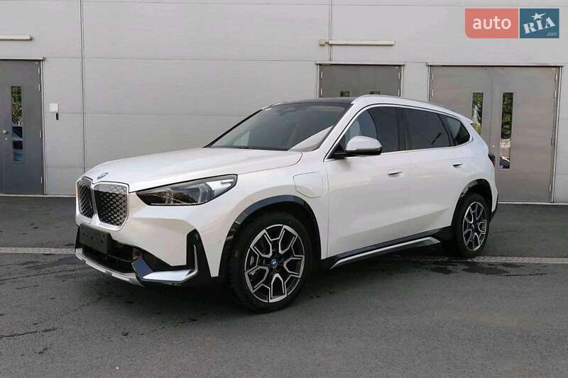 BMW iX1 2023