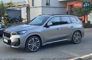 Внедорожник / Кроссовер BMW iX1 2023 в 
