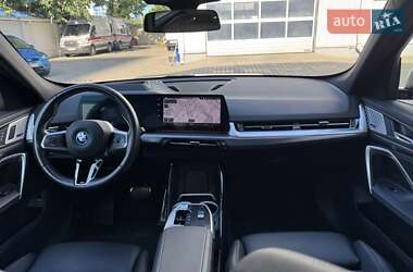 Внедорожник / Кроссовер BMW iX1 2023 в 