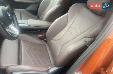 Внедорожник / Кроссовер BMW iX1 2024 в 