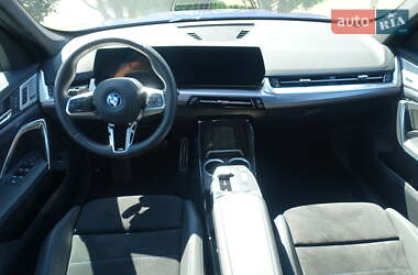 Внедорожник / Кроссовер BMW iX1 2024 в 