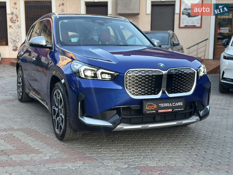 Внедорожник / Кроссовер BMW iX1 2023 в 