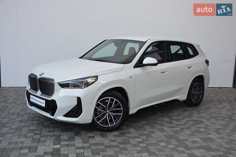 BMW iX1 2024