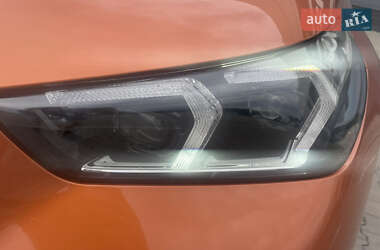 Позашляховик / Кросовер BMW iX1 2024 в 