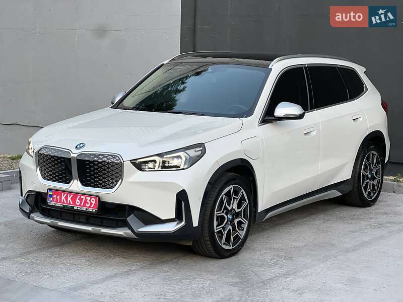 Внедорожник / Кроссовер BMW iX1 2023 в 