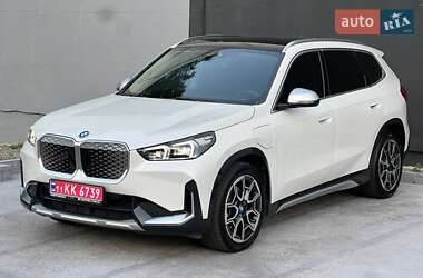 Внедорожник / Кроссовер BMW iX1 2023 в 