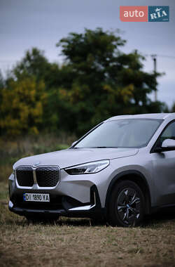 Внедорожник / Кроссовер BMW iX1 2023 в 