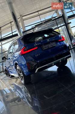 Внедорожник / Кроссовер BMW iX1 2023 в 