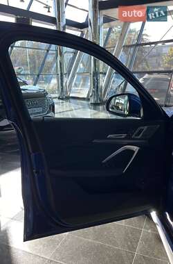 Внедорожник / Кроссовер BMW iX1 2023 в 