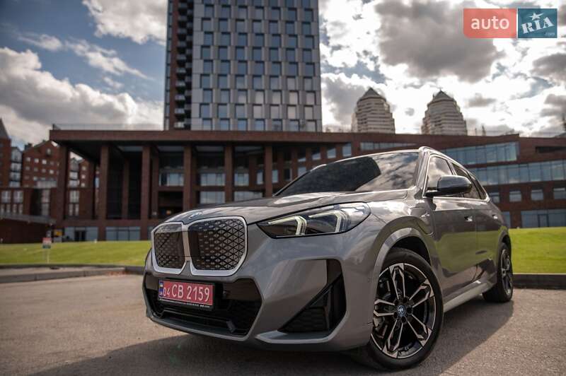 Внедорожник / Кроссовер BMW iX1 2023 в 