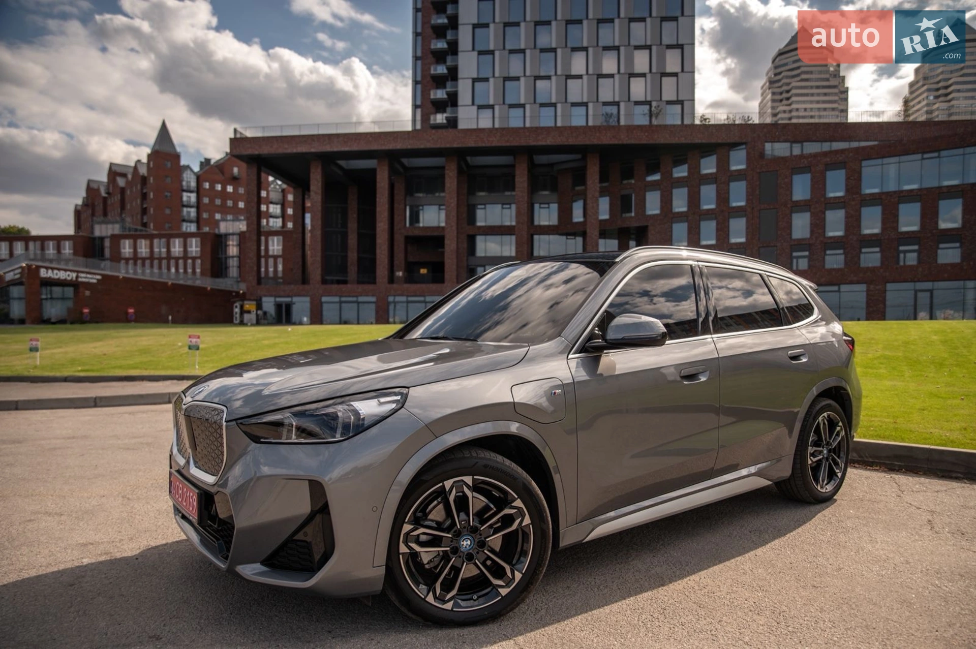 2023 BMW iX1 - мініатюра 9