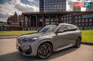 Внедорожник / Кроссовер BMW iX1 2023 в 
