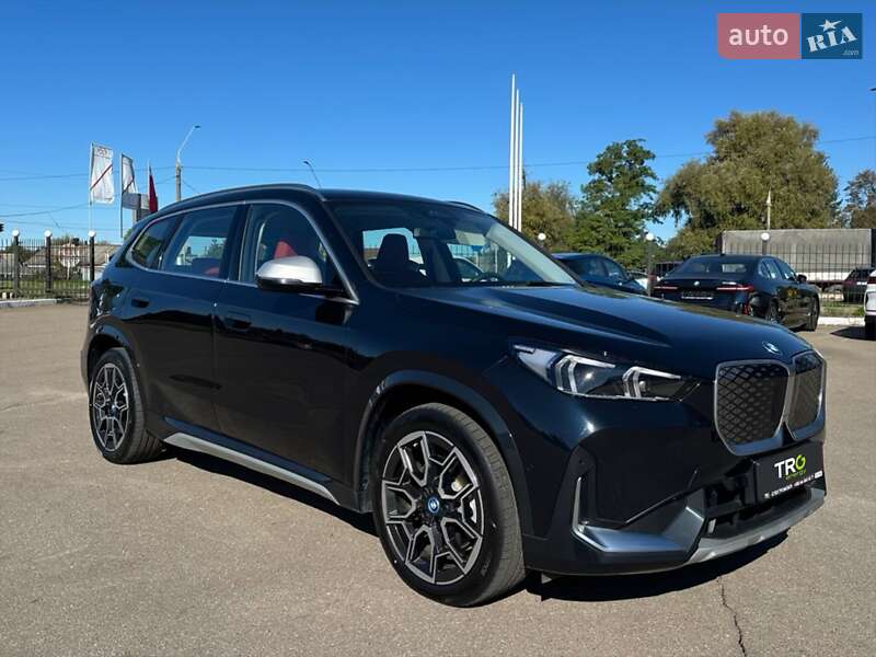 Внедорожник / Кроссовер BMW iX1 2023 в 