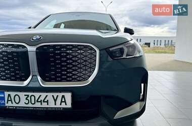 Позашляховик / Кросовер BMW iX1 2024 в 