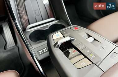 Позашляховик / Кросовер BMW iX1 2024 в 