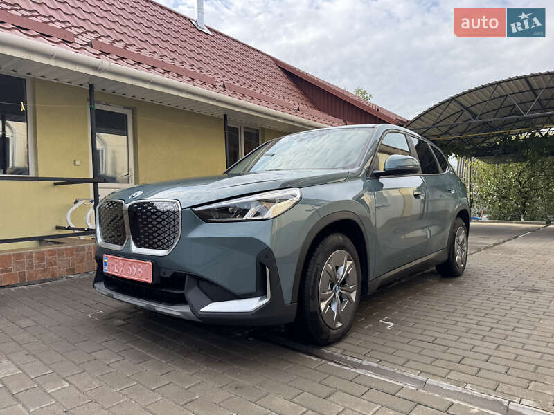BMW iX1 2024