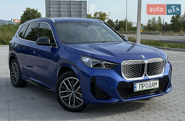 Внедорожник / Кроссовер BMW iX1 2022 в 