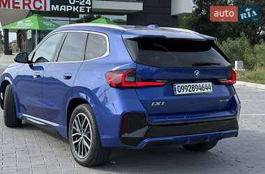 Внедорожник / Кроссовер BMW iX1 2022 в 