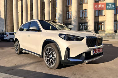 Внедорожник / Кроссовер BMW iX1 2023 в 