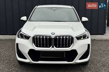 Позашляховик / Кросовер BMW iX1 2023 в 