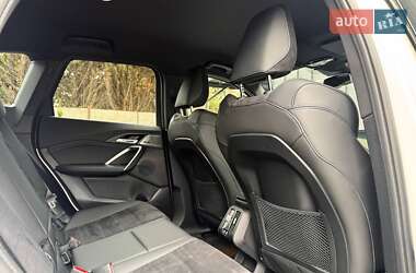 Позашляховик / Кросовер BMW iX1 2023 в 