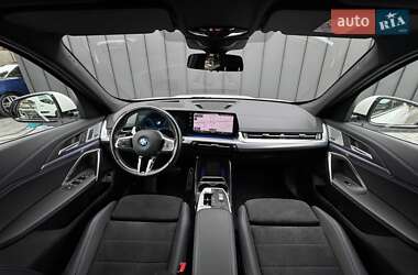 Позашляховик / Кросовер BMW iX1 2023 в 